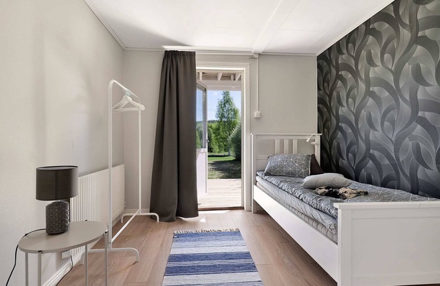 4BR Villa, 6 Beds with 2 Showers
