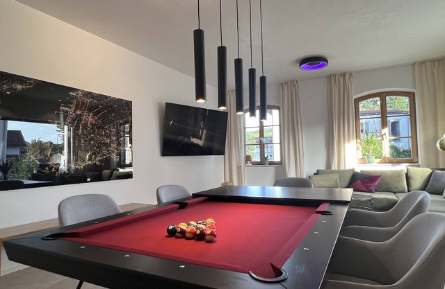 4younic Billard 2BR 75 TV Boxspring Glonn bei München