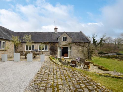 5 Bed in Thorpe 85565