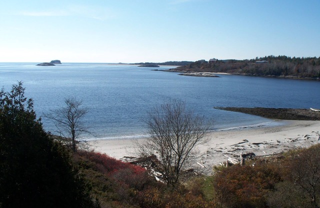 5 bedroom/2 bath Cottage with direct water view and access