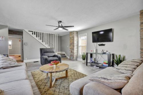 5 Bedroom, 6 Bed Cozy and Spacious Home