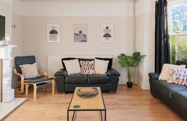 5 Bedroom House in Stafford