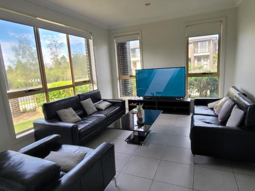 5 bedroom luxurious house in Marsden Park