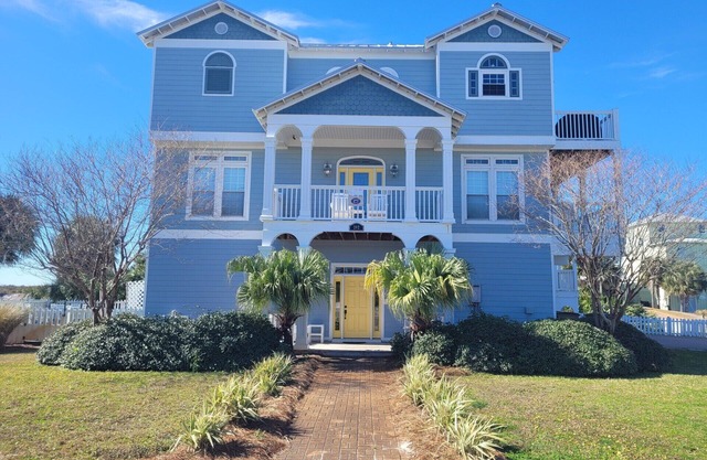 5 BR, 4.5 Bath, Private Pool, Sleeps 17.