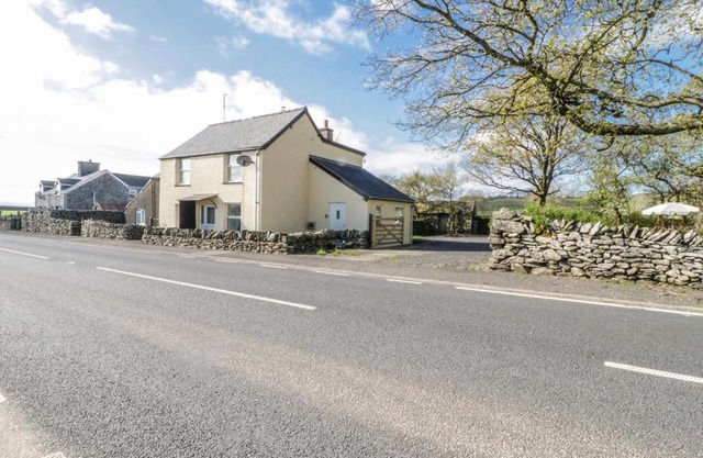 5 Ceirnioge Cottages