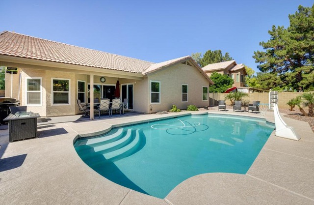 5 Mi to Dtwn Chandler Home with Outdoor Pool!