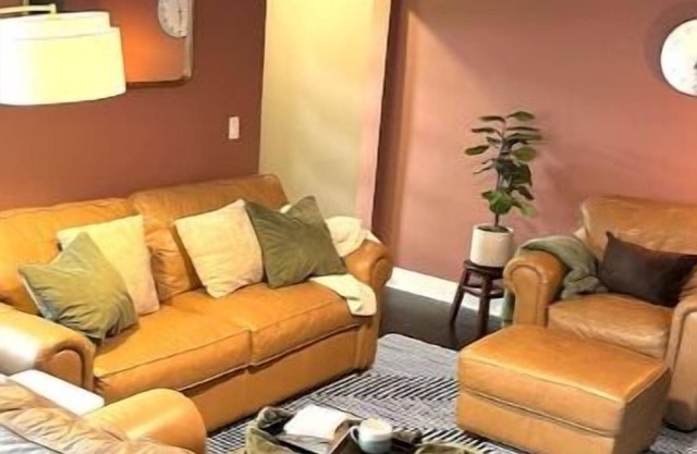 5 Miles from Holiday World sleeps 11+ —Family Escape