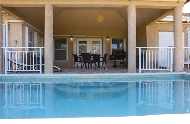 5 mins to Beach Pool BBQ Dedicated Workspace