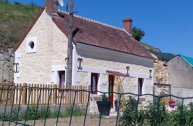 5 minutes from Beauval zoo park and in the center of the Loire chateaux