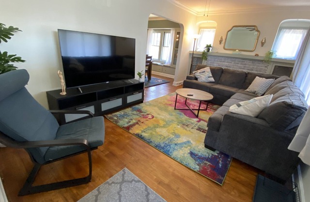 5 minutes from major highways, close to EVERYTHNIG!