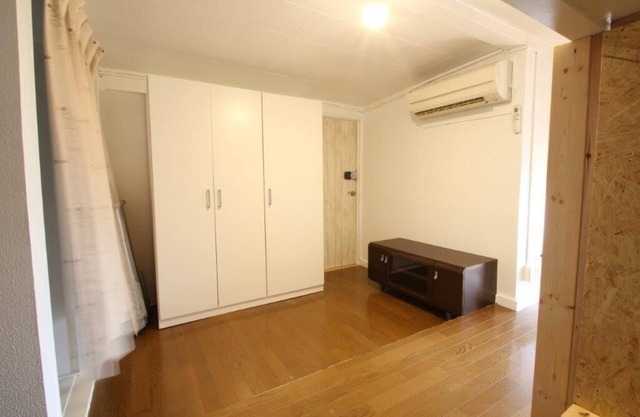 5 minutes to Ikebukuro, spacious, quiet, stylish Scandinavian style house.