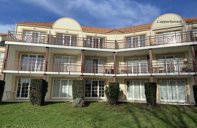 5-person apartment with lake view and 18-hole golf course not overlooked
