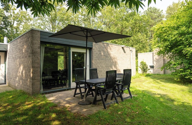 5-person bungalow in the holiday park Landal Het Vennenbos