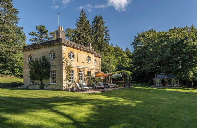 5★ RENOVATED LUXURY COTTAGE IN BLENHEIM PALACE PARK, THE COTSWOLDS