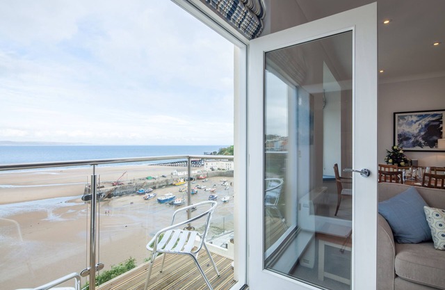 5 Star Luxury apartments sleep 4, spectacular views in perfect postcard setting