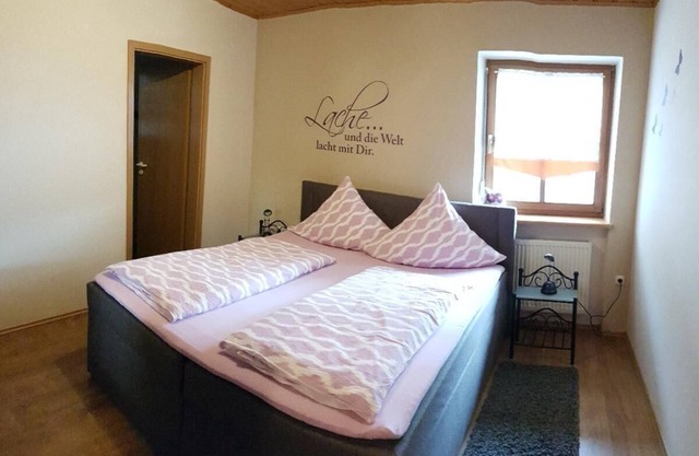 50qm-große Ferienwohnung mit großer Sonnenterrasse und Blick auf den Bayerischen Wald