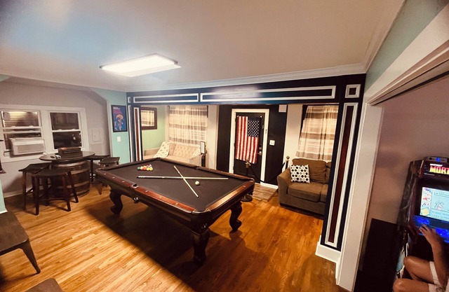 5Bedroom by Beach-Amusement park-Jacuzzi-Pool table-poker room, Arcade,3king bed