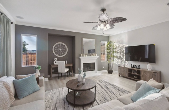 5BR/3BA Home - King Beds - Fast Wifi by RedAwning