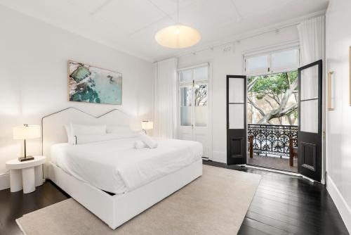 5BR Paddington Home w Private Parking and Studio