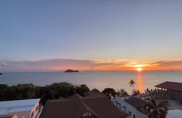 5BR SeaView Haven–Steps to Sand