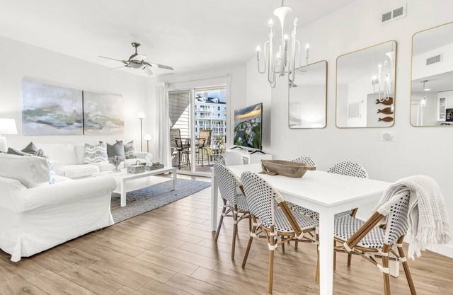 5th Floor Bahia Condo: Courtyard and Pool Views, King Bed at Sandestin Golf and Beach Resort!