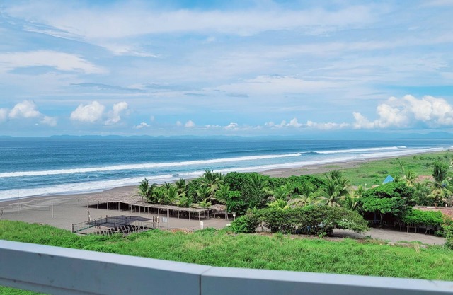 5TH FLR OCEANFRONT CONDO, PEACEFUL, AMAZING SUNSET, VIEW FROM EVERY ROOM, POOL