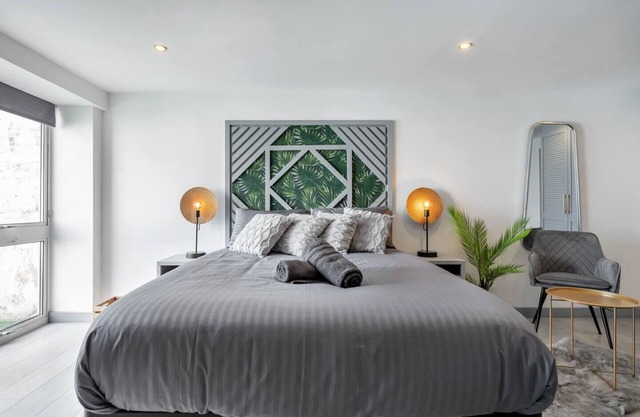 5WJB - Spacious 1 Bed Flat in London