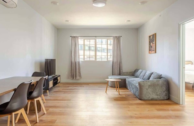 6. 2BR in Trendy Fishtown & MINS to Center City