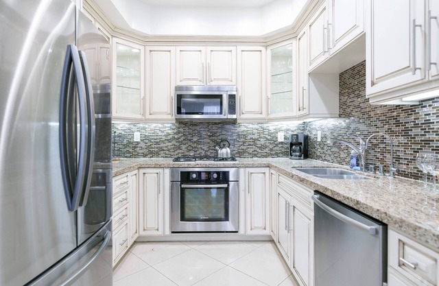 6,8K Monthly Special for 3+ Month Stays!