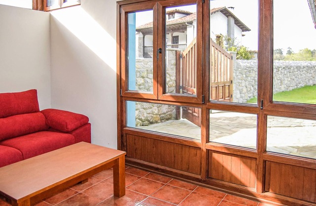 6 bedroom accommodation in Llanes