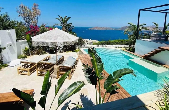 6 Bedroom Luxury Mansion in Yalikavak with Stunning Sea View & Spacious Garden