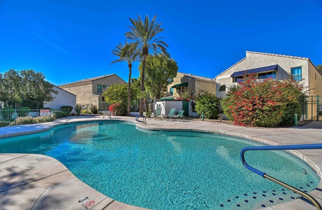 6 Mi to Downtown: Condo w/Patio in Tempe!