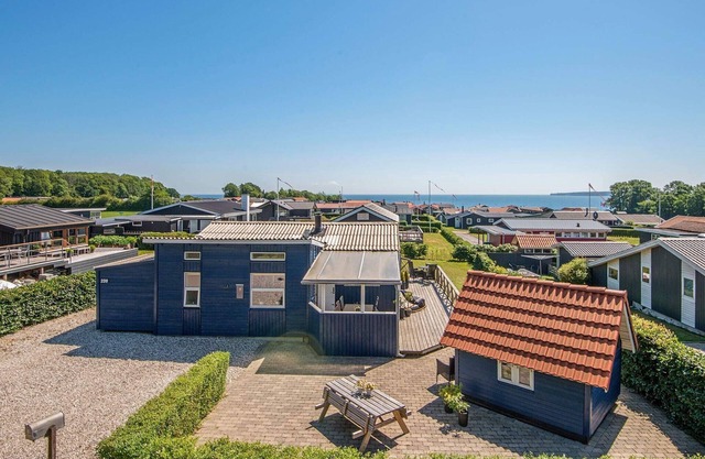 6 person holiday home in Juelsminde