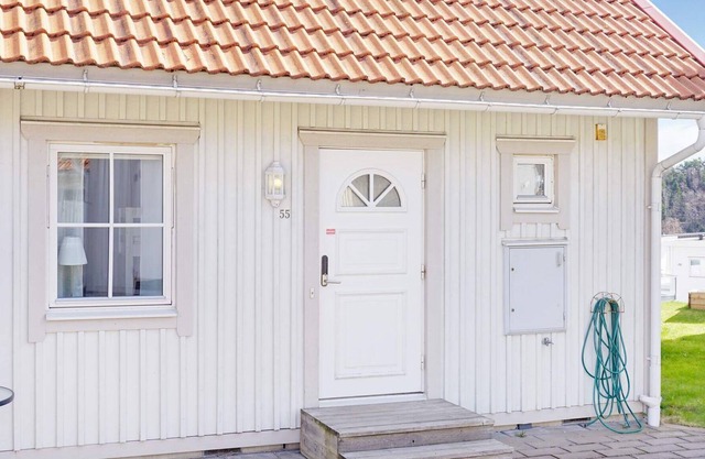 6 person holiday home in STRÖMSTAD