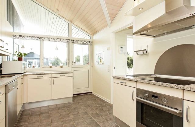 6 person holiday home in Blåvand