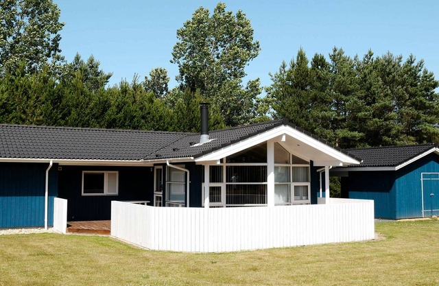 6 person holiday home in Oksbøl-By Traum