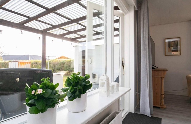 6 person holiday home in Ålbæk