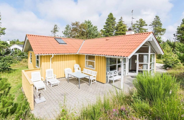 6 person holiday home in Henne
