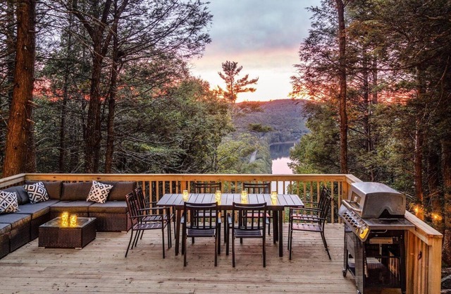 62 Acre Retreat · Hot Tub · Sauna · Rivers Ledge