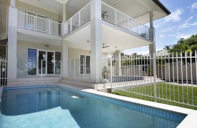 67Casuarina Beach House - Beach Front