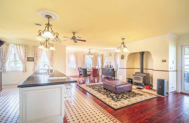 6B Luxury Rustic Farm Manor In Lang Lang