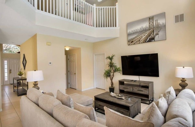 6BR Family Villa Pool + Game Room/25min to Disney