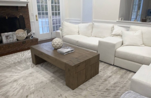 7 bed-6 bath cozy mansion on a secluded 15 acres near to outlets.