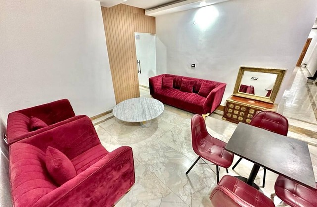 7 BHK private floor for diwali party