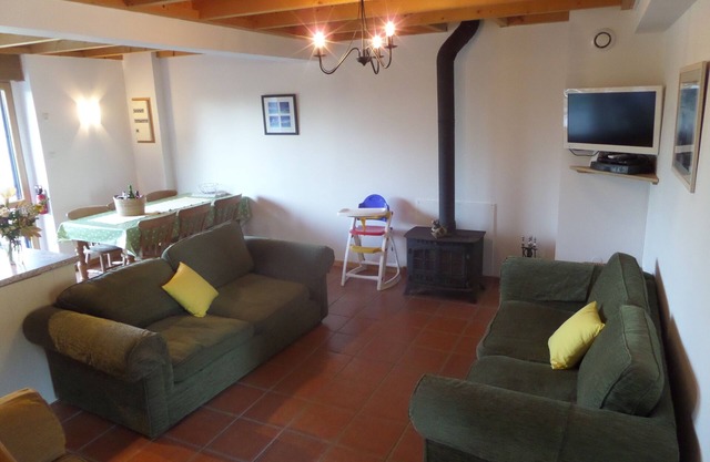 7 Cottages in 100 acres, heated pool. Near Pont Aven, Concarneau, beaches 15km