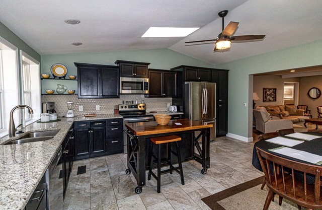 7 Frontera Circle - HDTV WIFI Beautifully renovated vacation rental home in