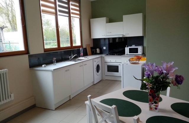 7 kms from the lakes and 20 kms from Troyes