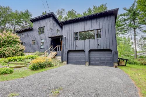 7 Mi to Glens Falls Peaceful Retreat with Game Room