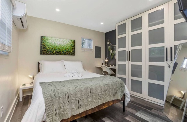 7 Min to Arena District | Work Friendly | Unit C