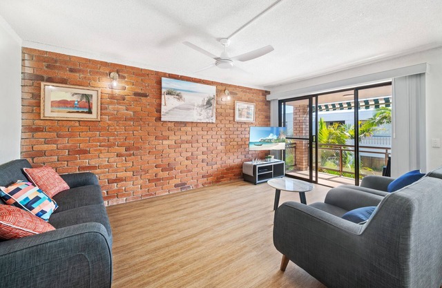 7 Stillbreeze - walking distance to Beach